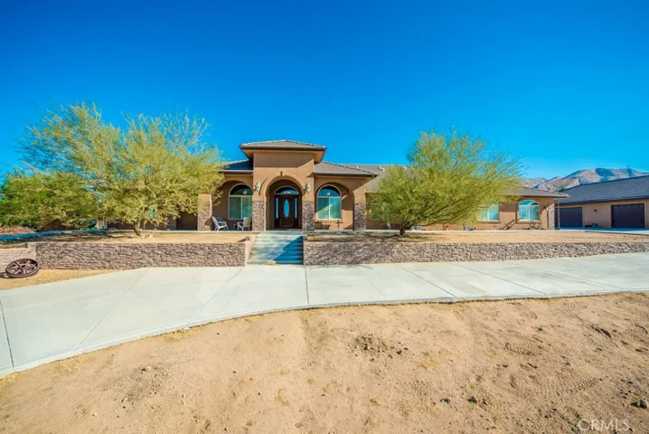 20226 Sunset Drive, Apple Valley, California 92308