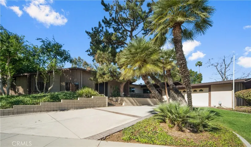 2220 Drummond Street, Riverside, California 92506