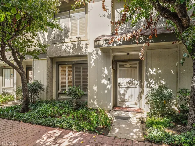9621 Sepulveda Boulevard 5, North Hills, California 91343