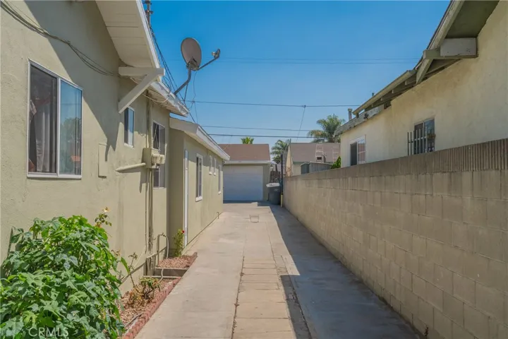 8442 San Luis Ave, South Gate, California 90280