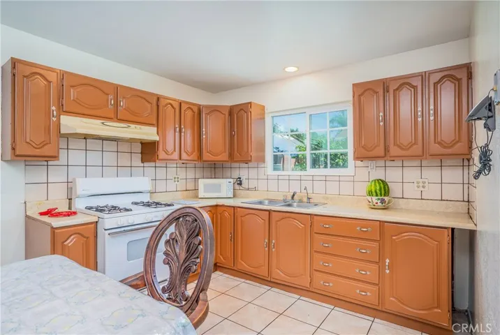 8442 San Luis Ave, South Gate, California 90280