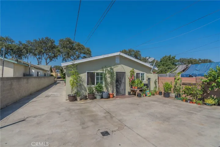 8442 San Luis Ave, South Gate, California 90280