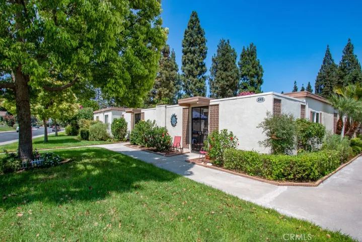 245 Calle Aragon D, Laguna Woods, California 92637