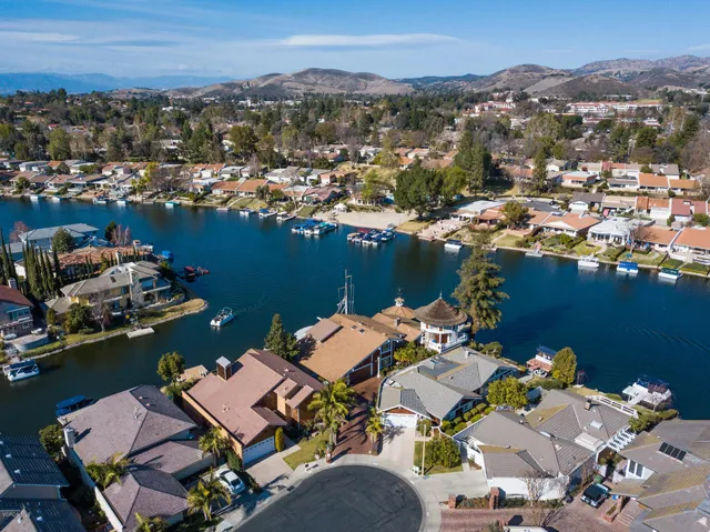 Lake & Mountain Views