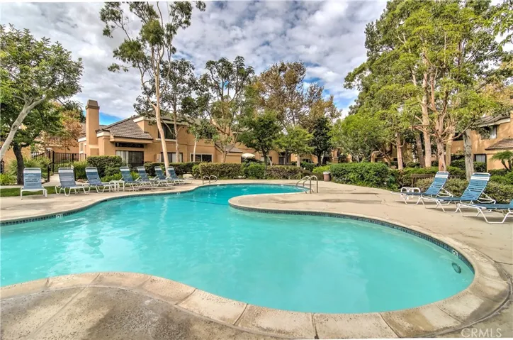 7892 Northlake Drive Unit 113, Huntington Beach, California 92647