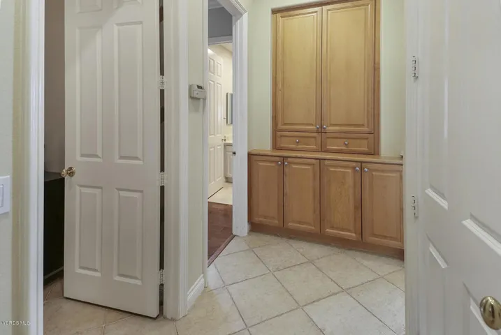 gHallway and Powder Room1