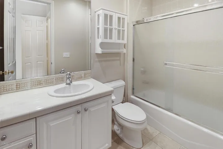 iBedroom3 with Attached Bath3