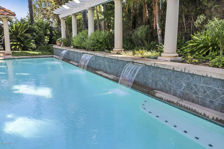 oBackyard and Pool3