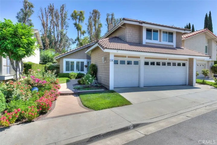 Welcome home to 4 Brena!