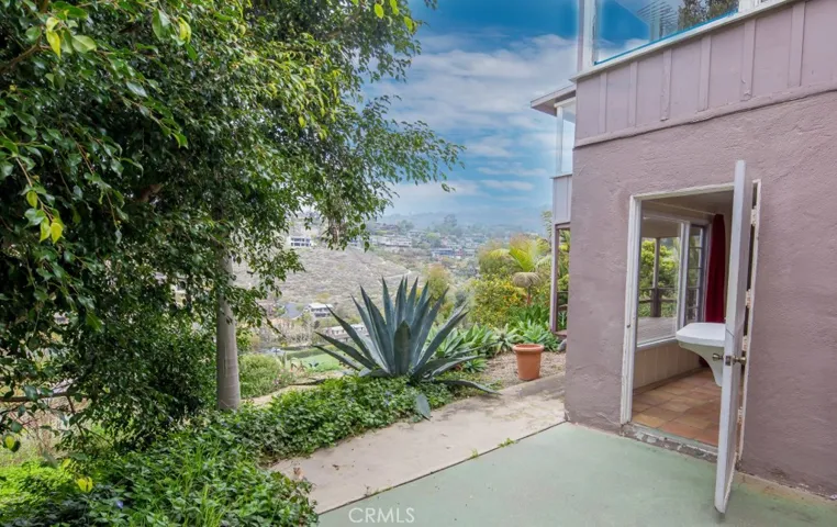 1036 Van Dyke Drive, Laguna Beach, California 92651