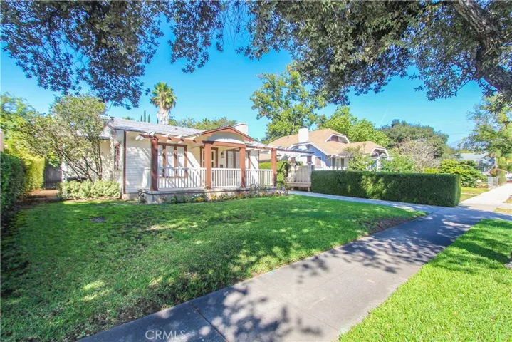 1643 N Garfield Avenue, Pasadena, California 91104