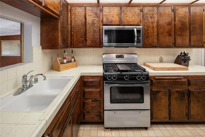 25308 Woodward Avenue, Lomita, California 90717