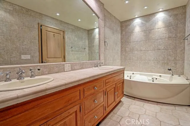 635 Paseo De La Playa 101, Redondo Beach, California 90277