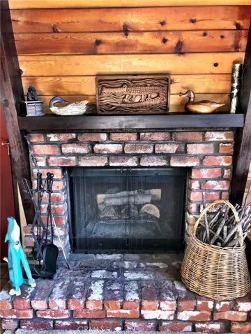 LIVING ROOM FIREPLACE
