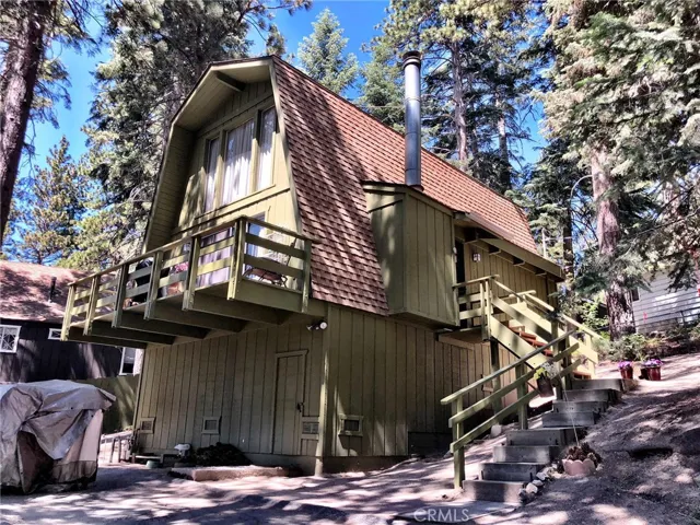 EXTERIOR EAST SIDE