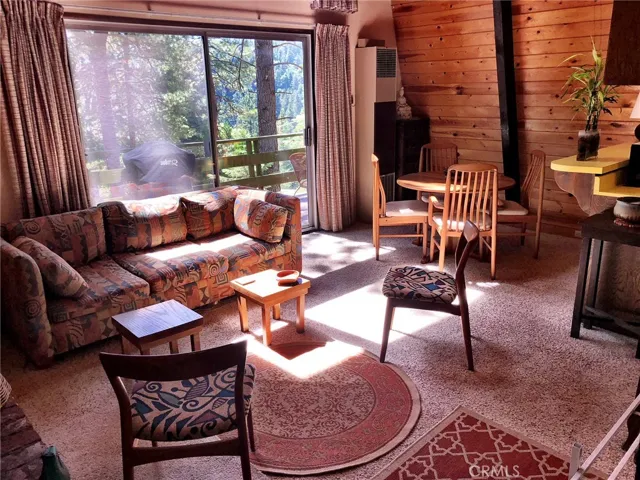 LIVING ROOM/DINING AREA