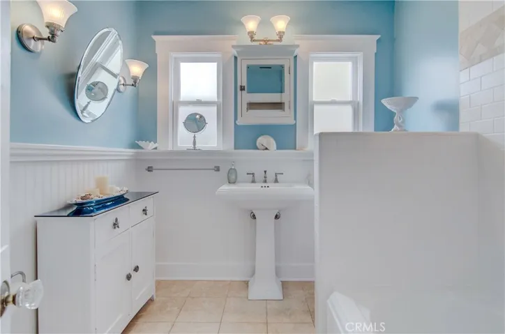 1213 Ocean Avenue, Seal Beach, California 90740