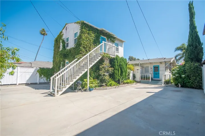 1213 Ocean Avenue, Seal Beach, California 90740