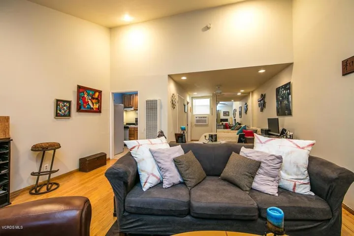 Whole Condo-4