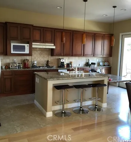 24819 Calle Cedro, Calabasas, California 91302