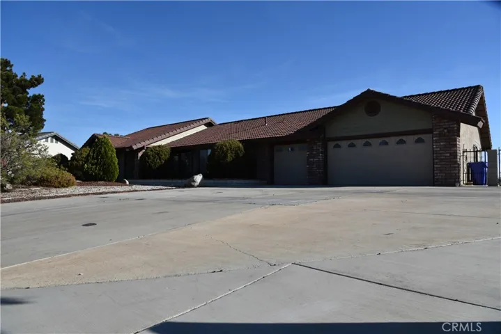 13328 Havasu Road, Apple Valley, California 92308