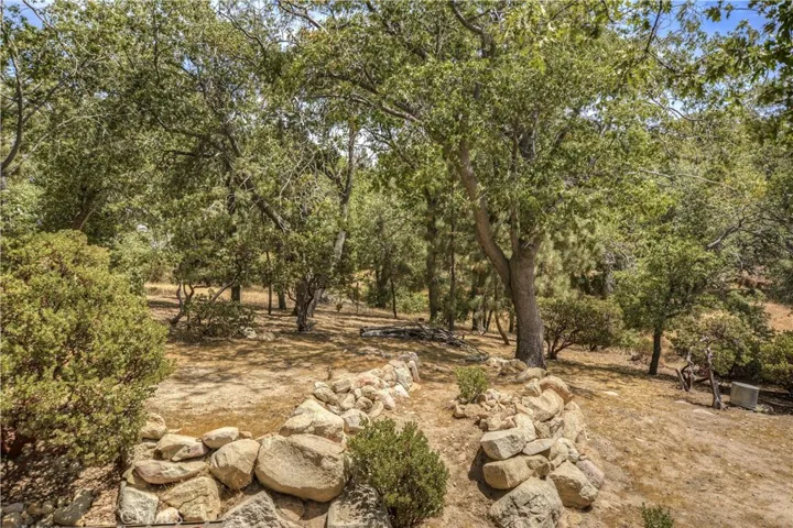 1223 Yellowstone Drive, Lake Arrowhead, California 92352