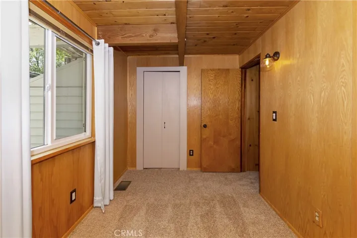 1223 Yellowstone Drive, Lake Arrowhead, California 92352