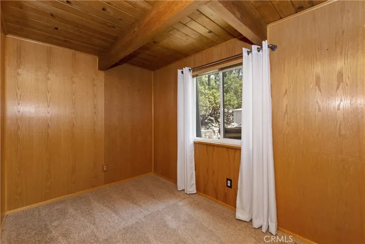1223 Yellowstone Drive, Lake Arrowhead, California 92352