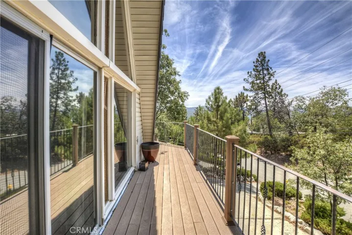1223 Yellowstone Drive, Lake Arrowhead, California 92352