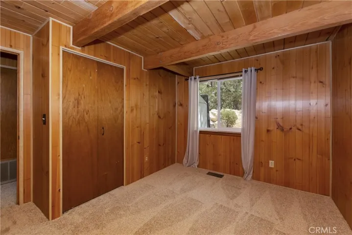 1223 Yellowstone Drive, Lake Arrowhead, California 92352