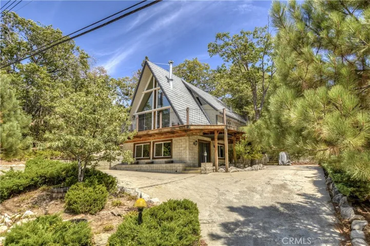 1223 Yellowstone Drive, Lake Arrowhead, California 92352