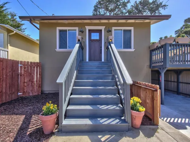 1113 Presidio Boulevard, Pacific Grove, California 93950