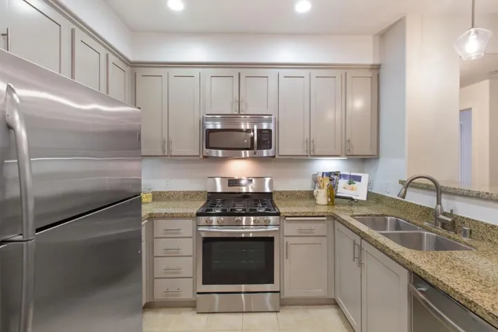 4388 El Camino Real 168, Los Altos, California 94022