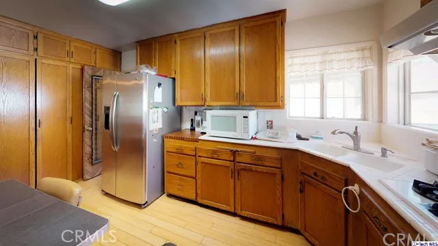 6247 Willowcrest Avenue, North Hollywood, California 91606
