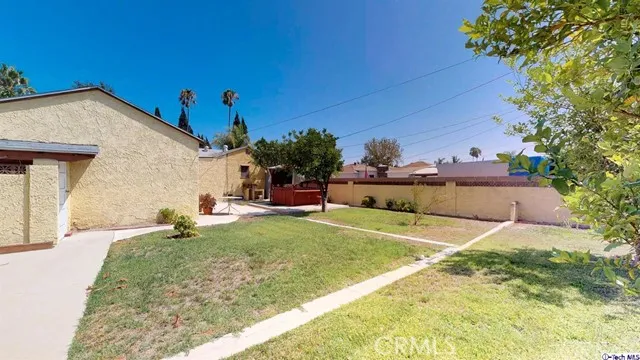 6247 Willowcrest Avenue, North Hollywood, California 91606