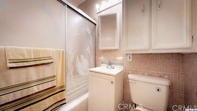 6247 Willowcrest Avenue, North Hollywood, California 91606