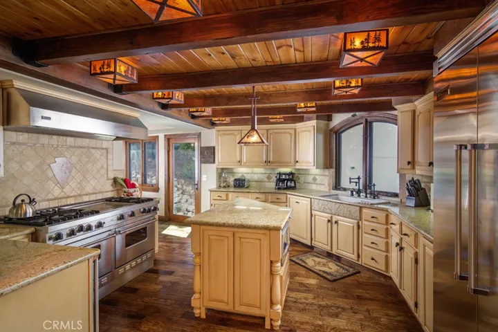 27961 North Shore Road, Lake Arrowhead, California 92352