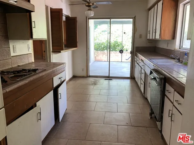 27051 Shorewood Road, Rancho Palos Verdes, California 90275
