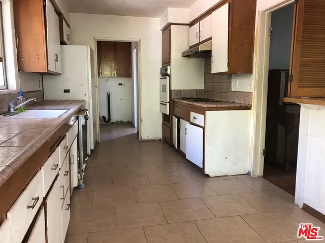 27051 Shorewood Road, Rancho Palos Verdes, California 90275