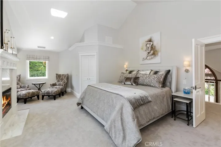 304 Cedar Ridge Drive, Lake Arrowhead, California 92352