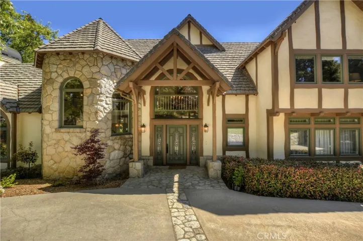 304 Cedar Ridge Drive, Lake Arrowhead, California 92352