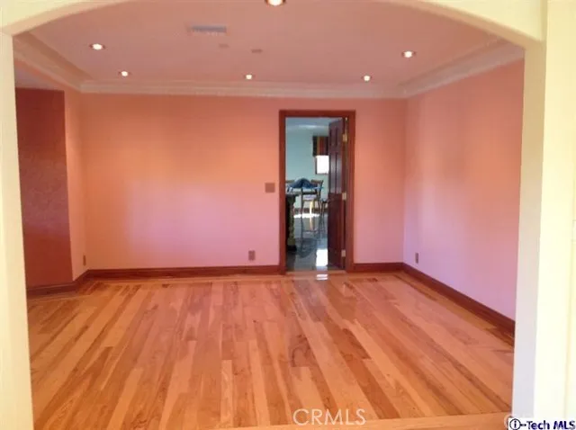 3162 Grangemont Road, Glendale, California 91206