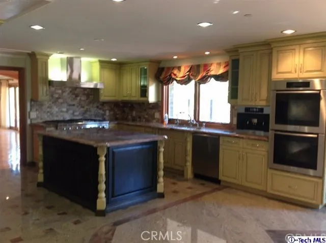 3162 Grangemont Road, Glendale, California 91206