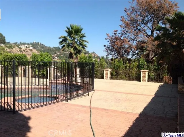 3162 Grangemont Road, Glendale, California 91206