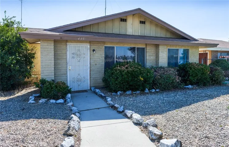 435 E Stetson Avenue, Hemet, California 92543