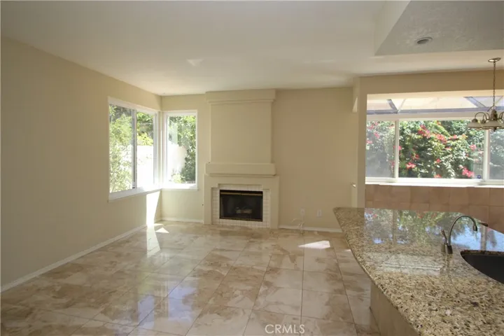 16 Aprilla, Irvine, California 92614
