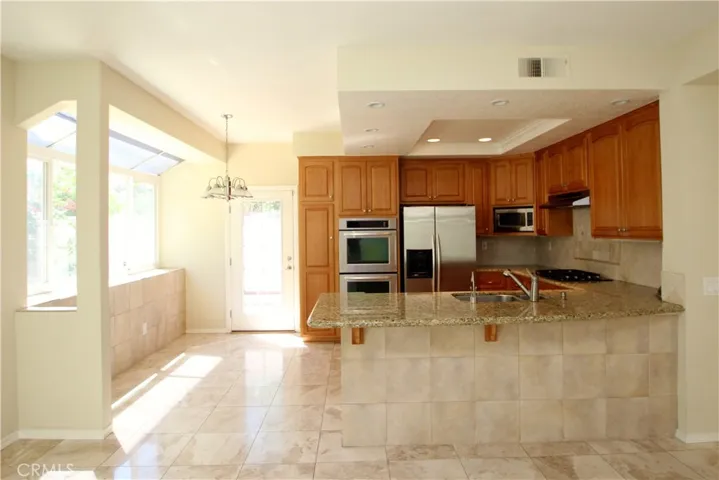 16 Aprilla, Irvine, California 92614