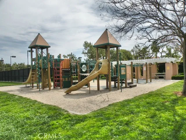 16 Aprilla, Irvine, California 92614