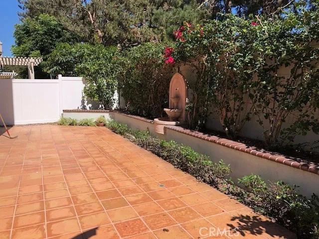 16 Aprilla, Irvine, California 92614
