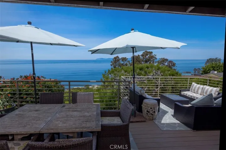 Enjoy ocean living at it's beast.